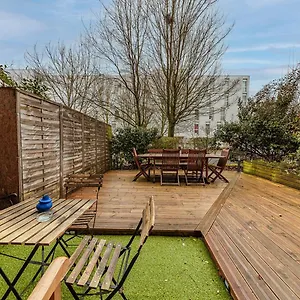  Appartement Le Saint Cyr - Bel Appartement, Parking & Terrasse